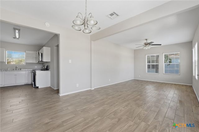 630 E Pine Street, Seguin, TX 78155
