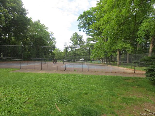 4 Oxford Court 8007, Suffern, NY 10901