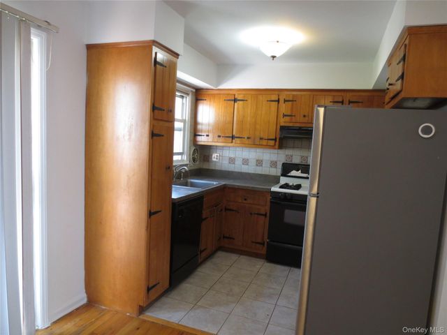 4 Oxford Court 8007, Suffern, NY 10901