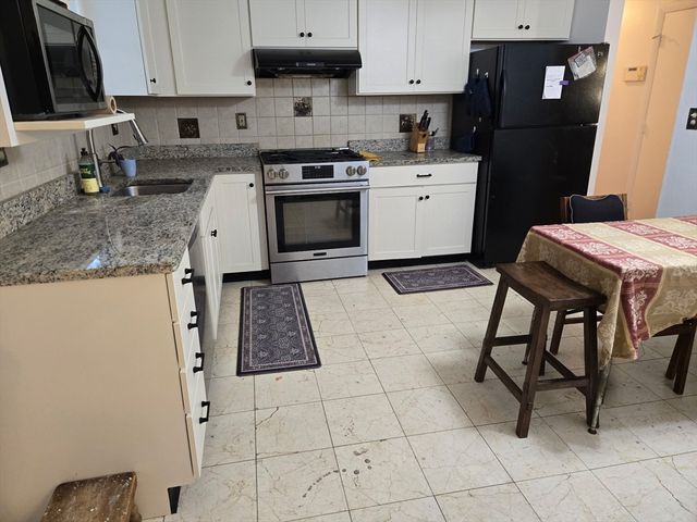 48 Spring Ln, Sharon, MA 02067