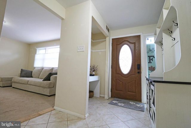 131 COMPASS DR, Claymont, DE 19703