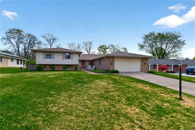 6120 Park Ridge Drive, Centerville, OH 45459