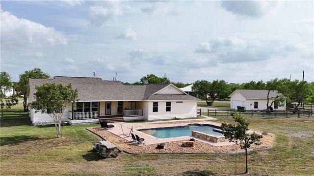 5849 Grand Lake Circ, Robstown, TX 78380