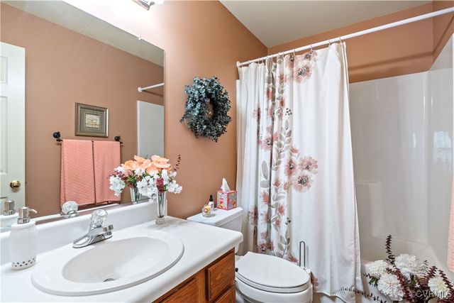 8811 S Boones Trail Rd, North Chesterfield, VA 23236