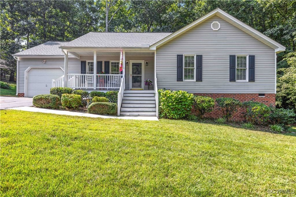 8811 S Boones Trail Rd, North Chesterfield, VA 23236