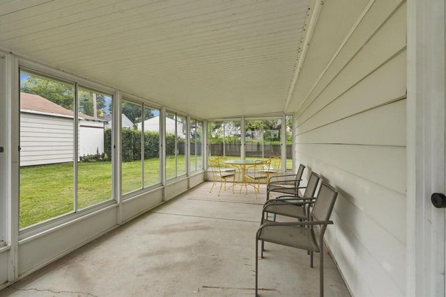 6122 W Idaho STREET, Milwaukee, WI 53219