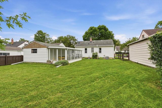 6122 W Idaho STREET, Milwaukee, WI 53219
