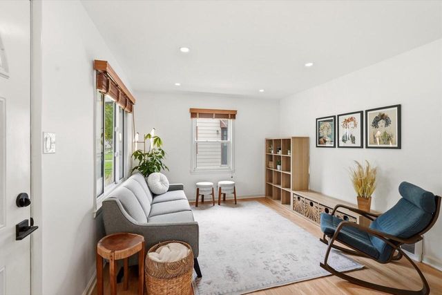 6122 W Idaho STREET, Milwaukee, WI 53219