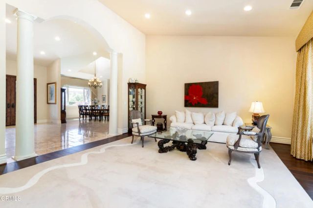 208 Valley Vista Dr, Camarillo, CA 93010