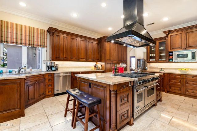 208 Valley Vista Dr, Camarillo, CA 93010