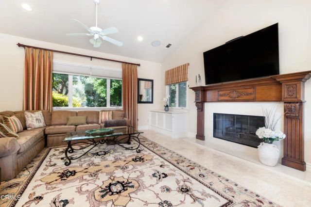 208 Valley Vista Dr, Camarillo, CA 93010