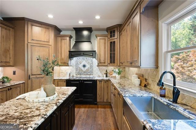 1215 Winborn Terrace NW, Kennesaw, GA 30152