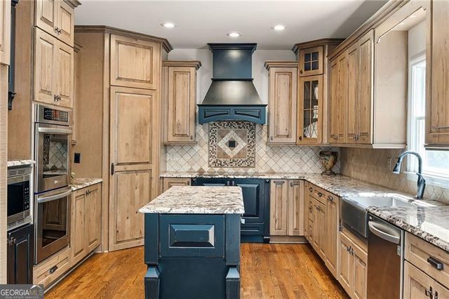 1215 Winborn Terrace NW, Kennesaw, GA 30152