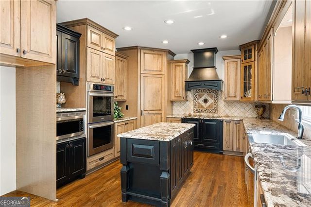 1215 Winborn Terrace NW, Kennesaw, GA 30152