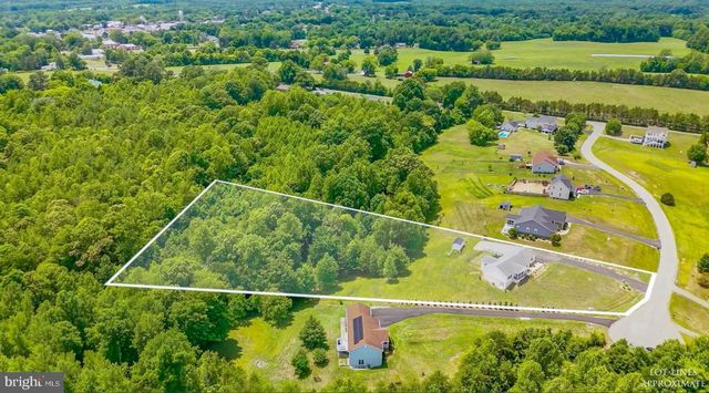 160 LANCASTER CT, Louisa, VA 23093