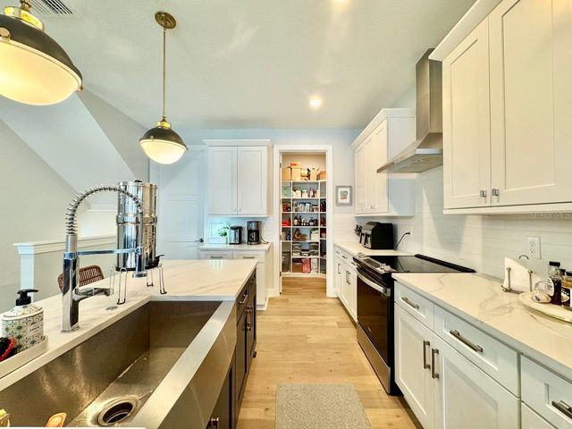 4740 LEGACY PARK DRIVE, Tampa, FL 33611