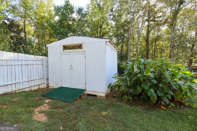 200 N Wesleyan Circle, Macon, GA 31210