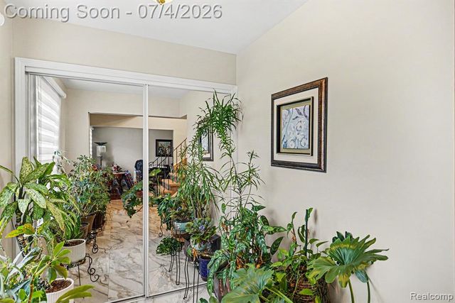 28945 Nottoway Drive, Farmington Hills, MI 48331