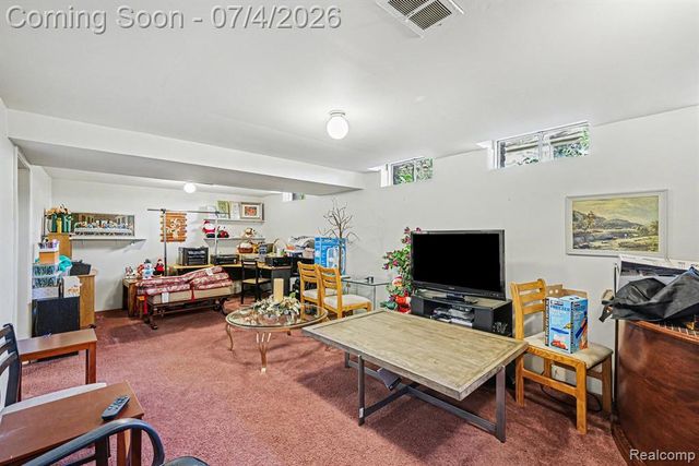 28945 Nottoway Drive, Farmington Hills, MI 48331