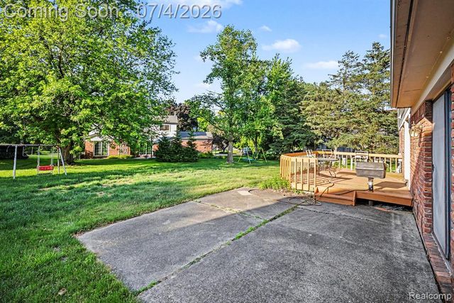 28945 Nottoway Drive, Farmington Hills, MI 48331