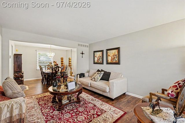 28945 Nottoway Drive, Farmington Hills, MI 48331