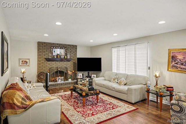 28945 Nottoway Drive, Farmington Hills, MI 48331