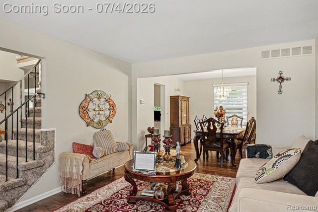 28945 Nottoway Drive, Farmington Hills, MI 48331
