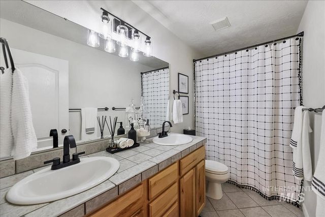 16915 N Darmady Loop, Nampa, ID 83687