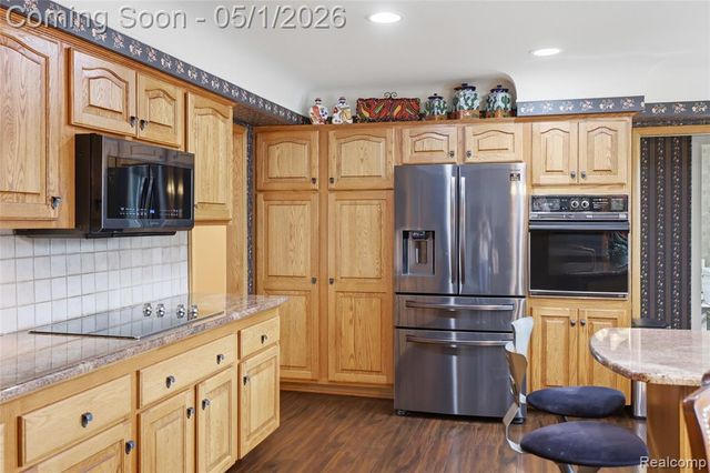 19367 Skyline Street, Roseville, MI 48066