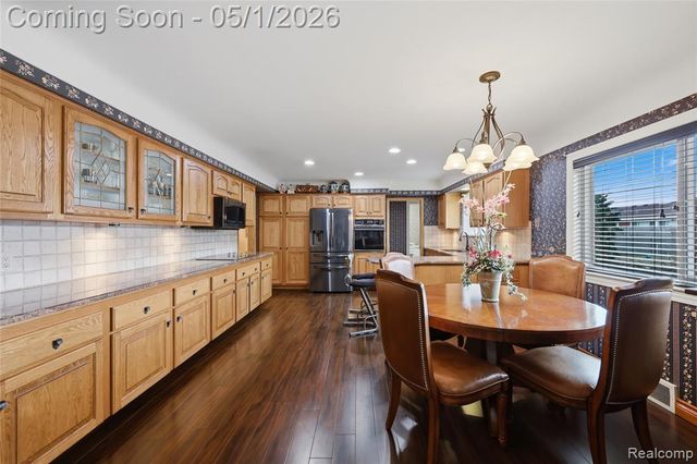 19367 Skyline Street, Roseville, MI 48066