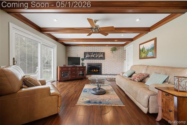 19367 Skyline Street, Roseville, MI 48066