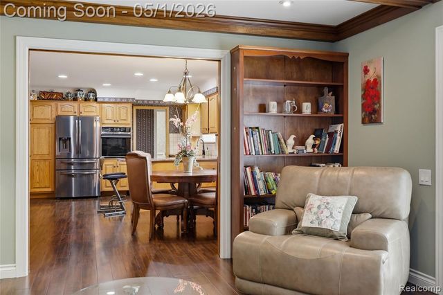 19367 Skyline Street, Roseville, MI 48066