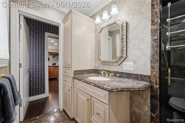 19367 Skyline Street, Roseville, MI 48066