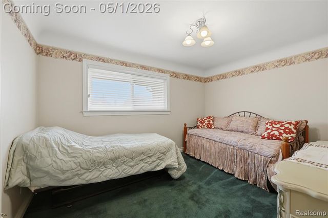 19367 Skyline Street, Roseville, MI 48066