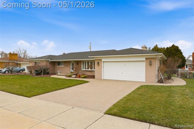 19367 Skyline Street, Roseville, MI 48066