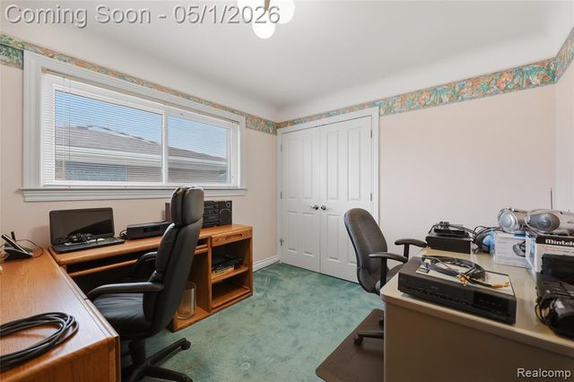 19367 Skyline Street, Roseville, MI 48066