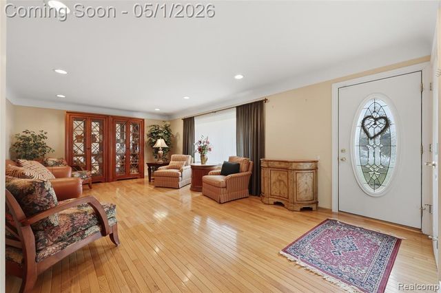 19367 Skyline Street, Roseville, MI 48066