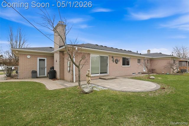 19367 Skyline Street, Roseville, MI 48066