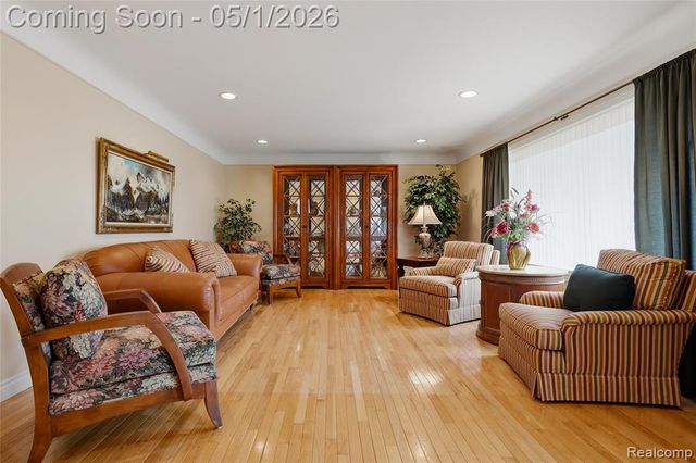 19367 Skyline Street, Roseville, MI 48066