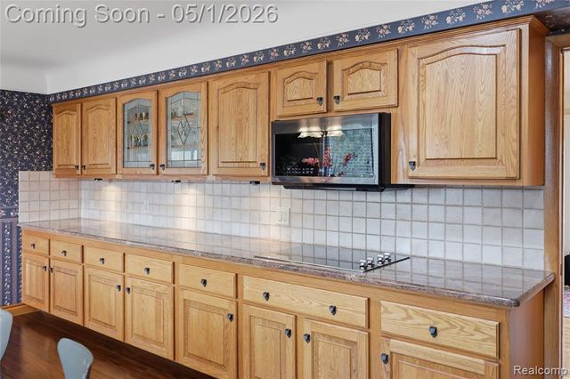 19367 Skyline Street, Roseville, MI 48066
