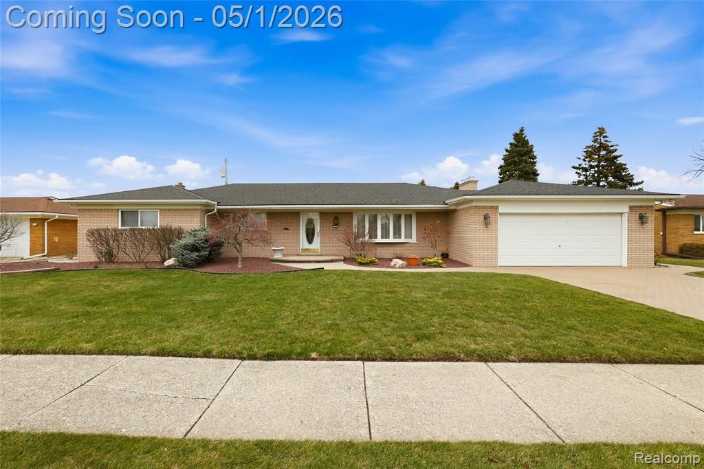 19367 Skyline Street, Roseville, MI 48066