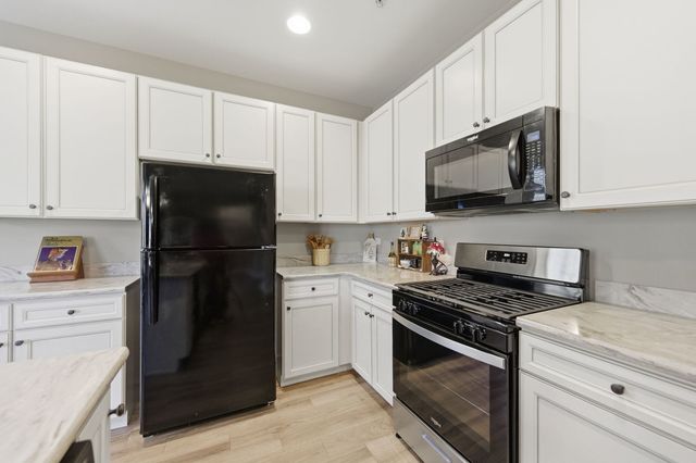 2260 Indigo Drive, Algonquin, IL 60102