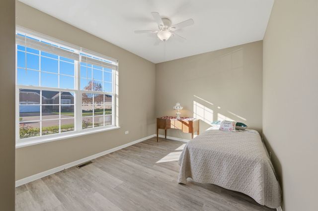 2260 Indigo Drive, Algonquin, IL 60102