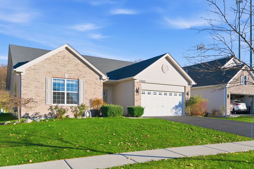 2260 Indigo Drive, Algonquin, IL 60102