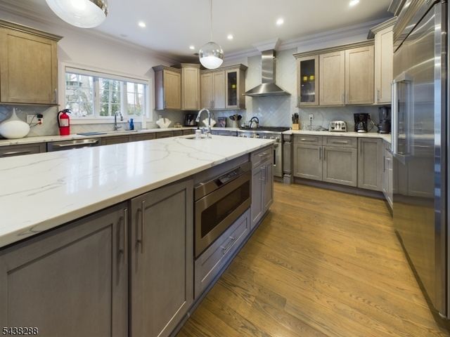 301 Garrett Rd, Mountainside Boro, NJ 07092