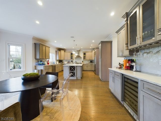 301 Garrett Rd, Mountainside Boro, NJ 07092