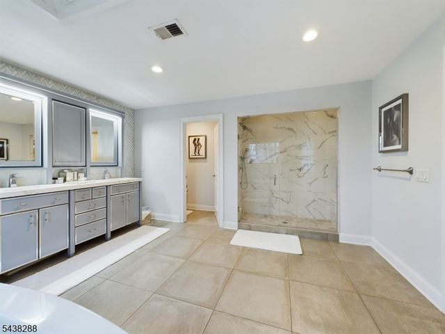 301 Garrett Rd, Mountainside Boro, NJ 07092