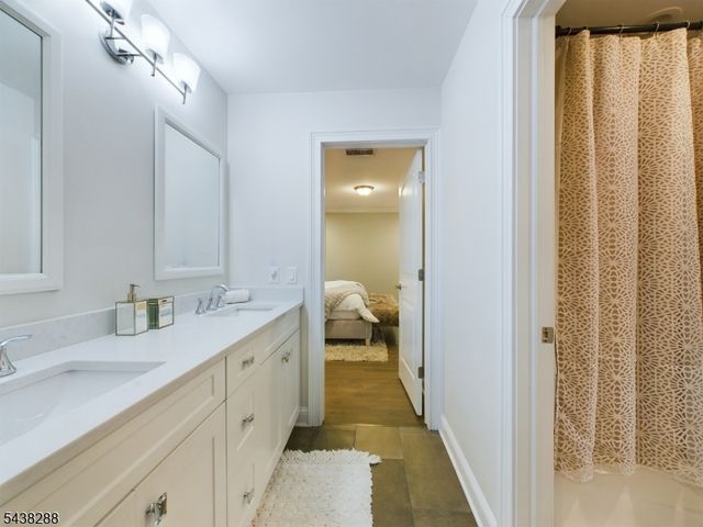 301 Garrett Rd, Mountainside Boro, NJ 07092