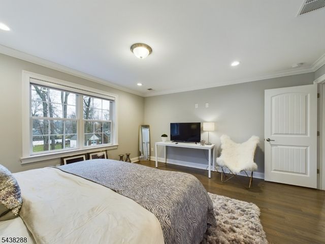 301 Garrett Rd, Mountainside Boro, NJ 07092