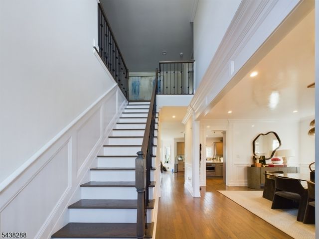301 Garrett Rd, Mountainside Boro, NJ 07092